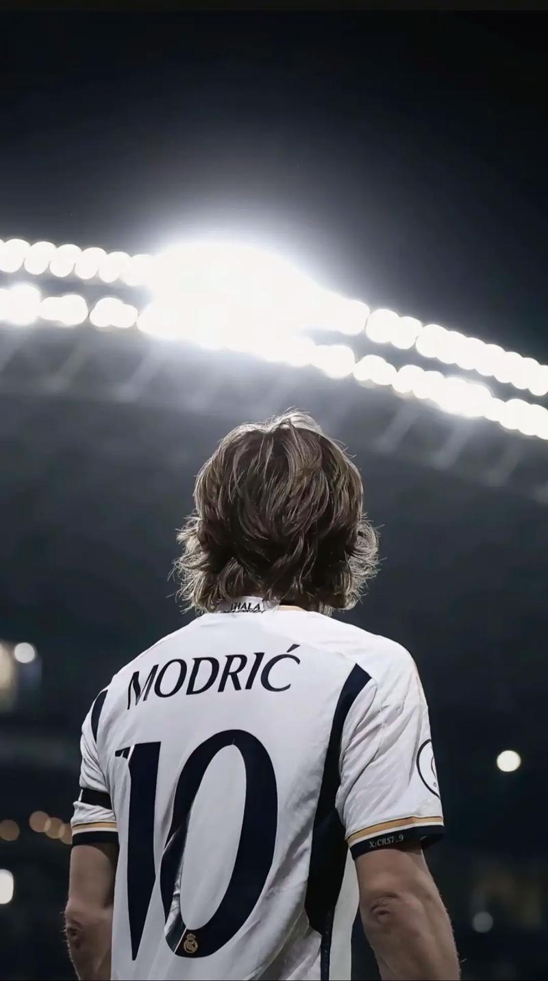 大力神杯已经抵达华盛顿！北京时间6日凌晨正式抽签