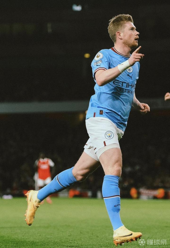 记者：赫伊森等5名后卫缺席皇马训练，阿森西奥遭遇病毒感染